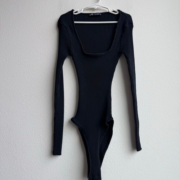 $5/$25 Zara Black Ribbed Bodysuit Size Small - Picture 1 of 3